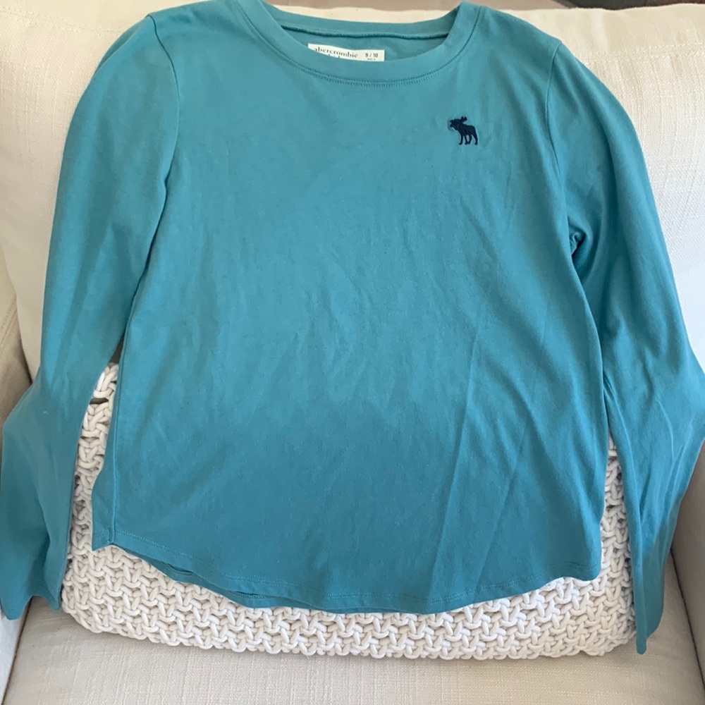 Super soft, Long sleeve, Abercrombie kids girls Tee.